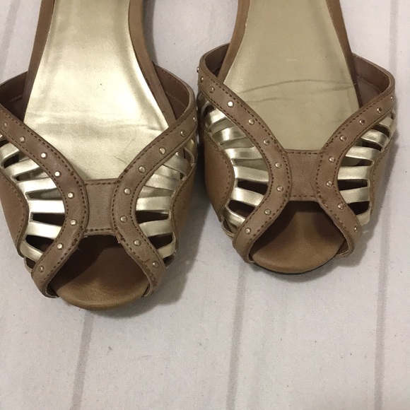 Flats - Picture 2 of 5